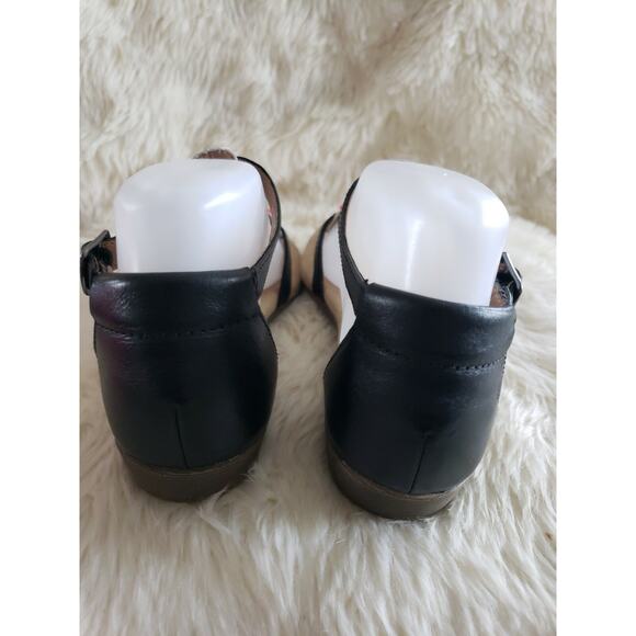 Clarks Qwin Adonia Black, White and Tan Leather Gladiator Sandal Size 6.5M - Picture 4 of 7